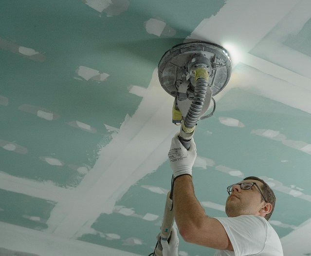 Układanie płyt kartonowo-gipsowych